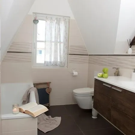 Schwankes Ferienhaus Seeadler - #122459 Ummanz